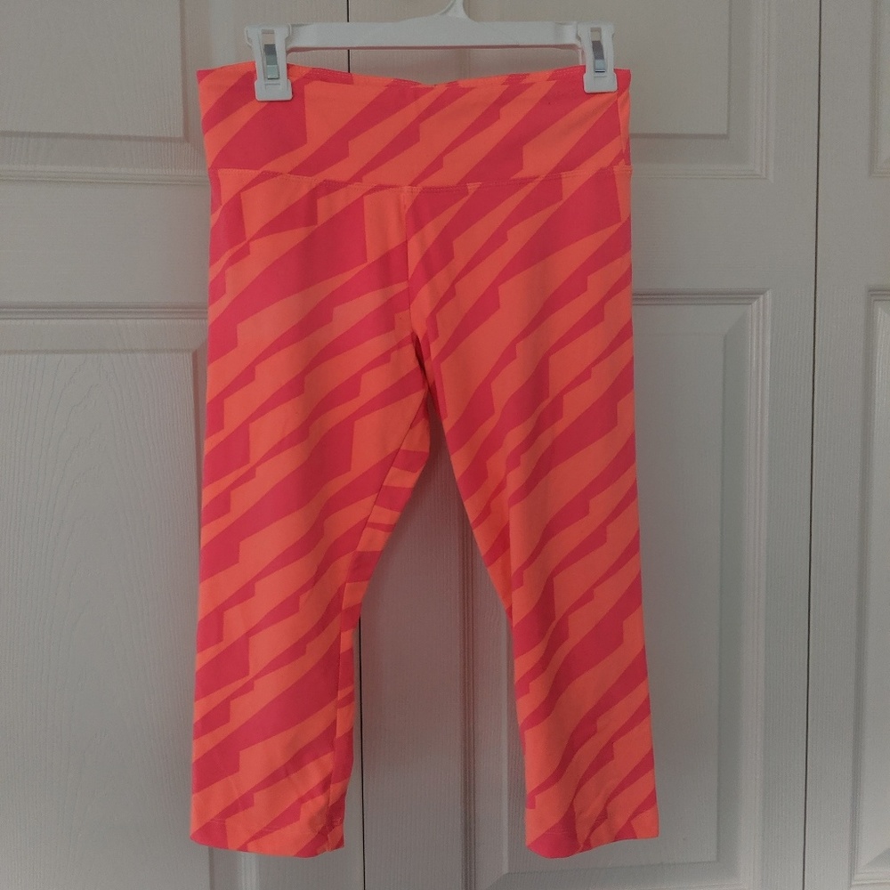 Marika Tek Geometric Capri Leggings Active Wear